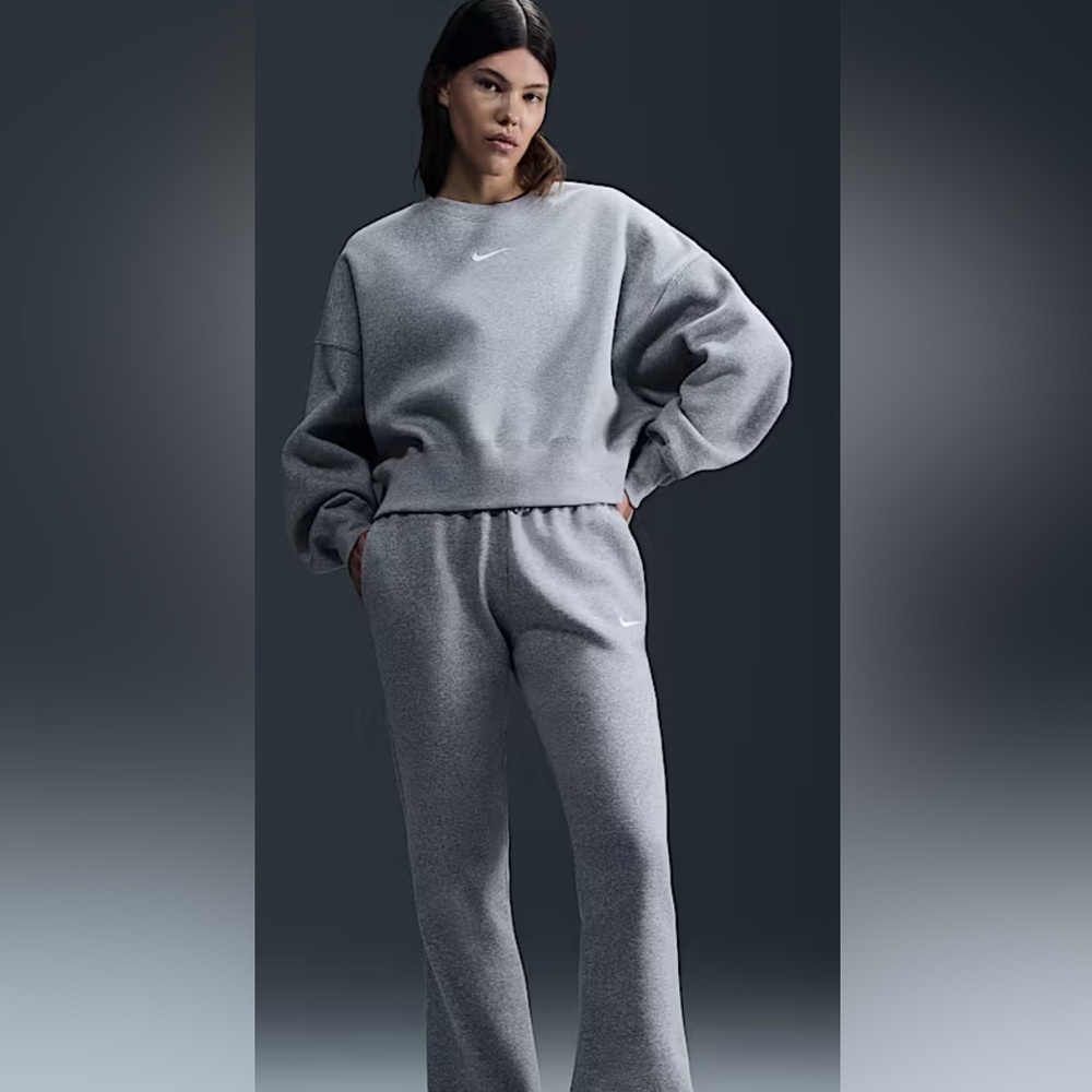 Nike sweatshirt‎ women’s